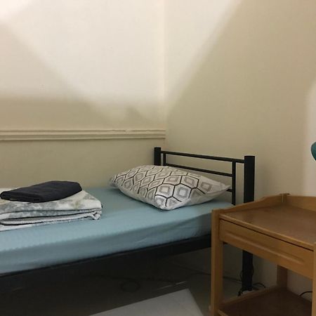 Backpacker'S Bed - No Parking Space Abu Dhabi Eksteriør bilde
